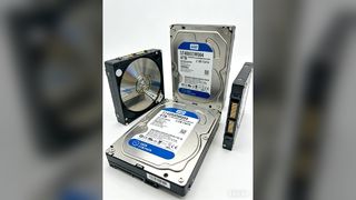 ST4000DM004 4TB 3,5 İnç SATA 6Gb/s HDD, 5400RPM, 256MB Önbellek, Masaüstü ve Ev Sunucusu Dahili Sabit D