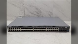 Juniper EX2300-48P Ağ Anahtarına Genel Bakış