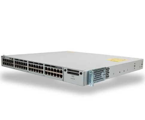 Cisco Catalyst 9300 Switch, 48 UPOE bağlantı noktası, 256 Gbps'lik bağlantı kapasitesi ve yüksek yoğunluklu ağlar için derin tampon