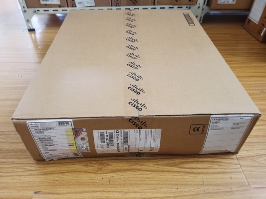 Cisco Catalyst C9500-16X-E 16 portlu 10G anahtarı NW Essentials Lisansı ile