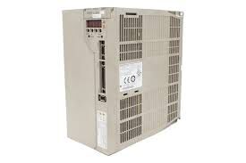 Yaskawa SGDM-50ADA Sigma-II Servo Sürücü (5kW, 3 Fazlı 200-230V, 32,8A)