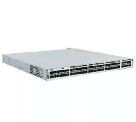 Cisco Catalyst 9300, 48 UPOE bağlantı noktası, 256 Gbps bağlantı kapasitesi ve yüksek yoğunluklu ağlar için 8 GB DRAM ile anahtar