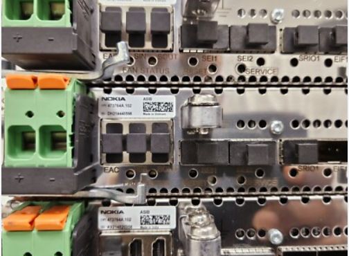 473764A (ASIB), 2G, 3G, 4G ve 5G ağlarını destekleyen bir Nokia AirScale taban bandı işleme birimidir.